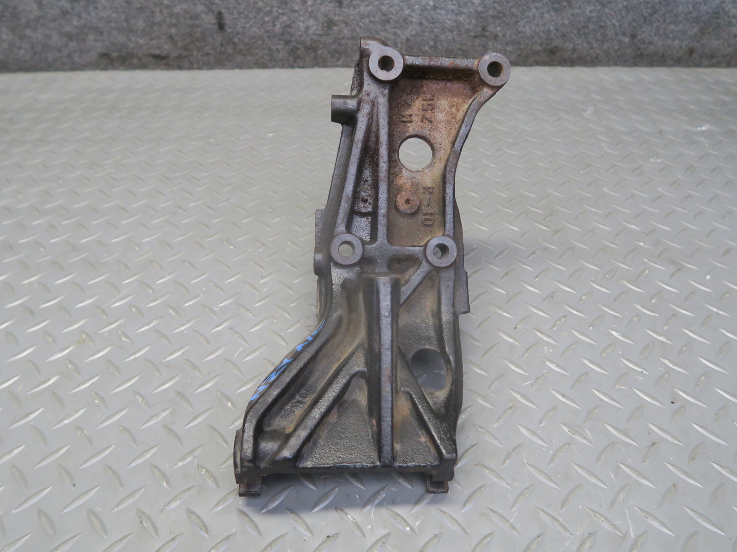 84-89 Nissan Z31 300ZX VG30E NON Turbo A/C Compressor Mount Bracket Support OEM