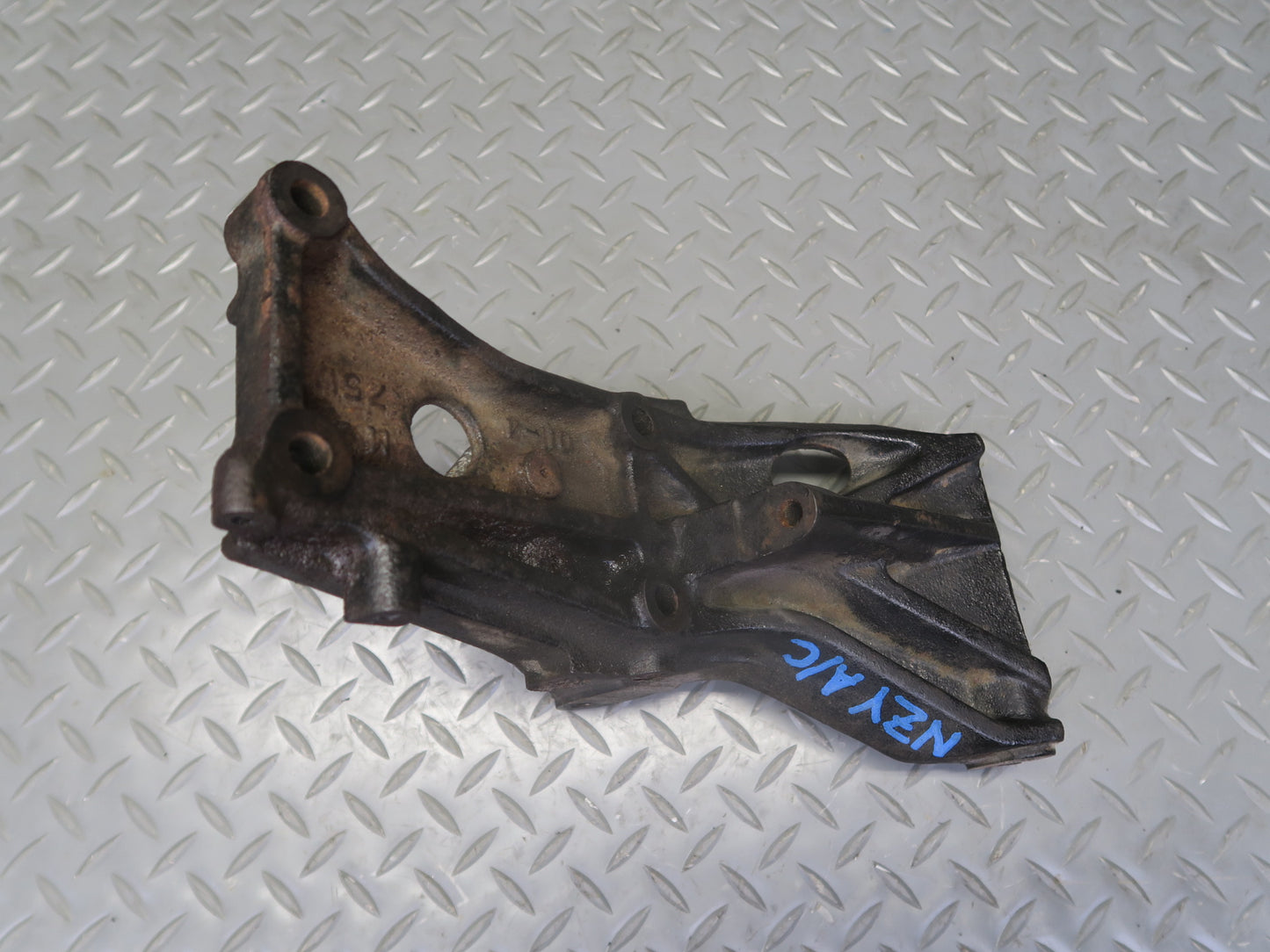 84-89 Nissan Z31 300ZX VG30E NON Turbo A/C Compressor Mount Bracket Support OEM