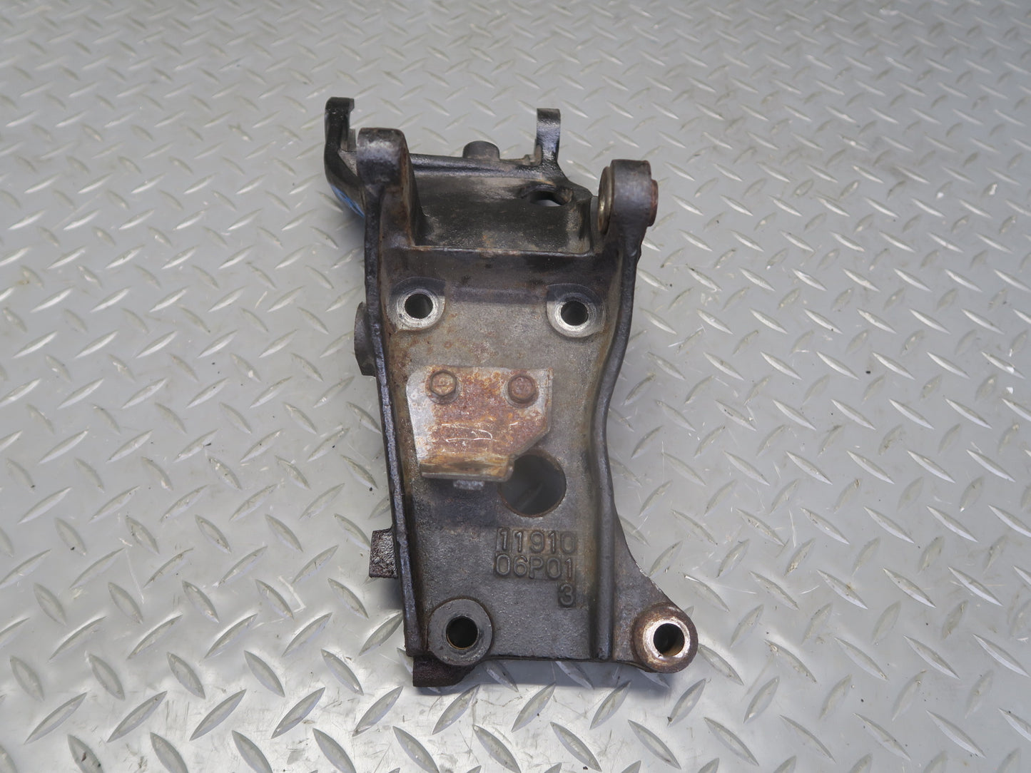 84-89 Nissan Z31 300ZX VG30E NON Turbo A/C Compressor Mount Bracket Support OEM
