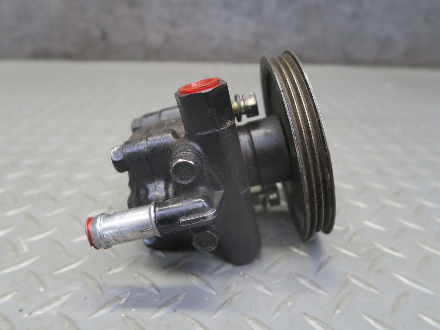 87-89 Nissan Z31 300ZX Power Steering Pump w Pulley OEM