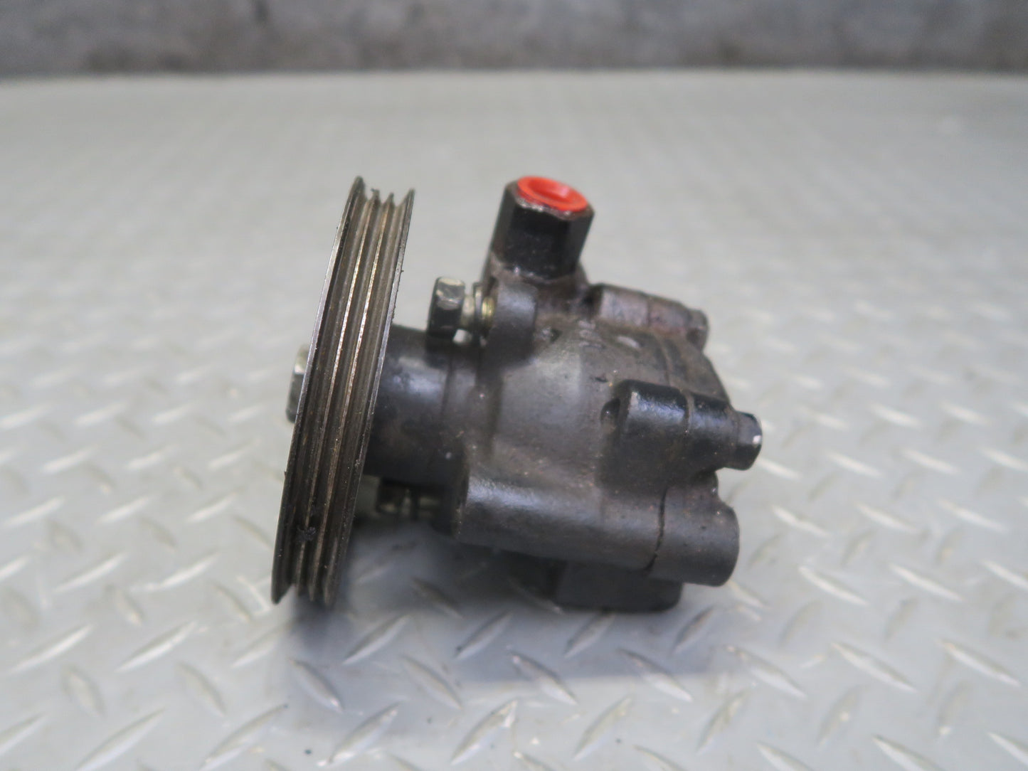 87-89 Nissan Z31 300ZX Power Steering Pump w Pulley OEM