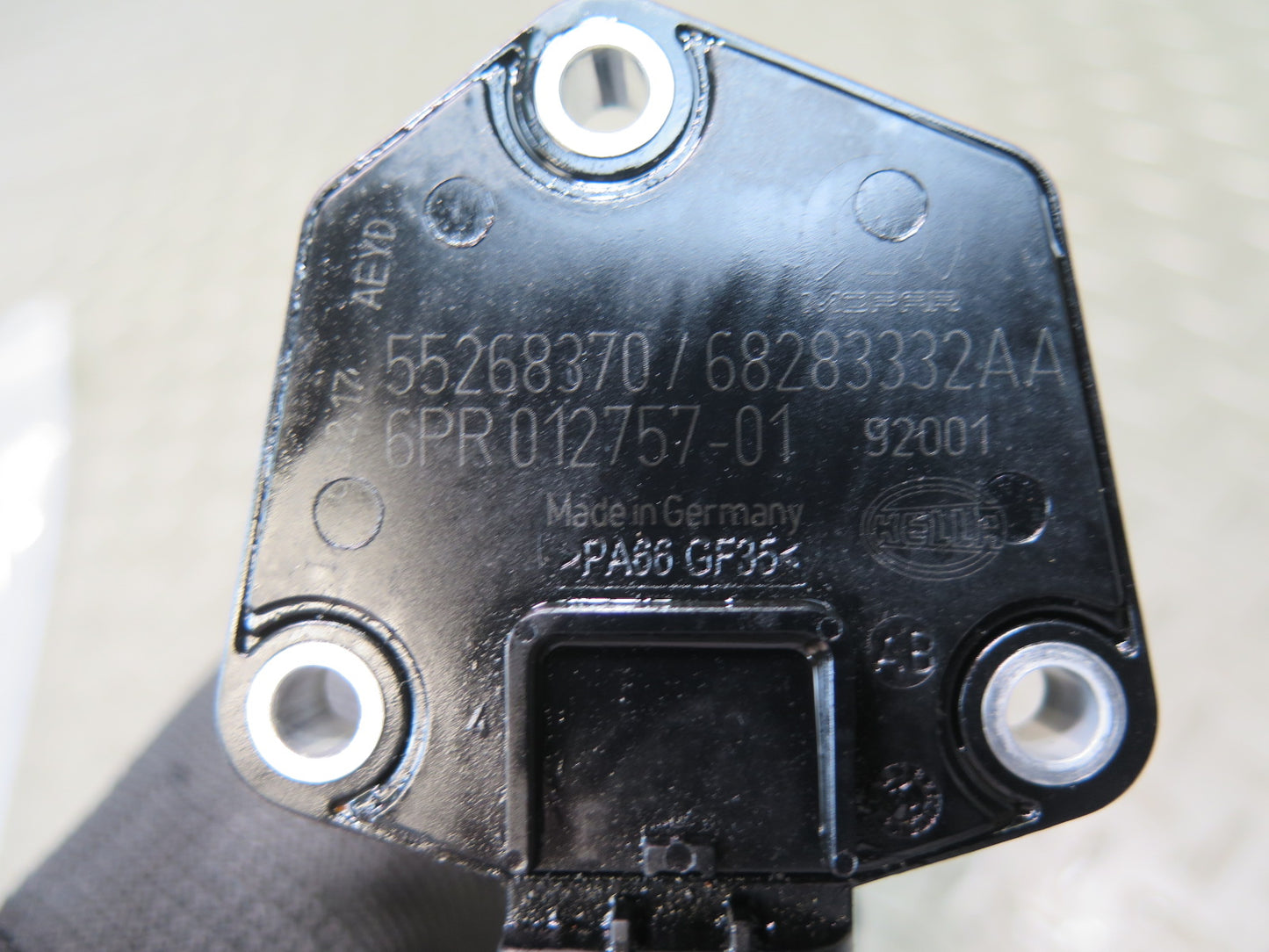 2017-2023 Alfa Romeo Stelvio 2.0L Engine Oil Pan Oil Level Sensor