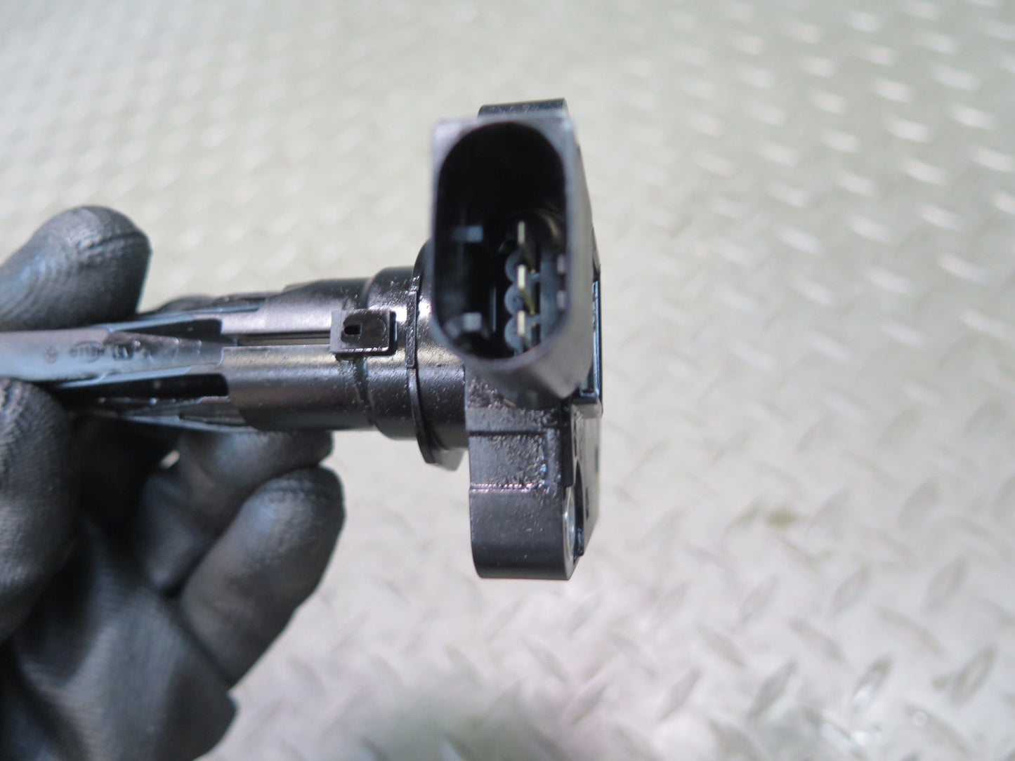 2017-2023 Alfa Romeo Stelvio 2.0L Engine Oil Pan Oil Level Sensor