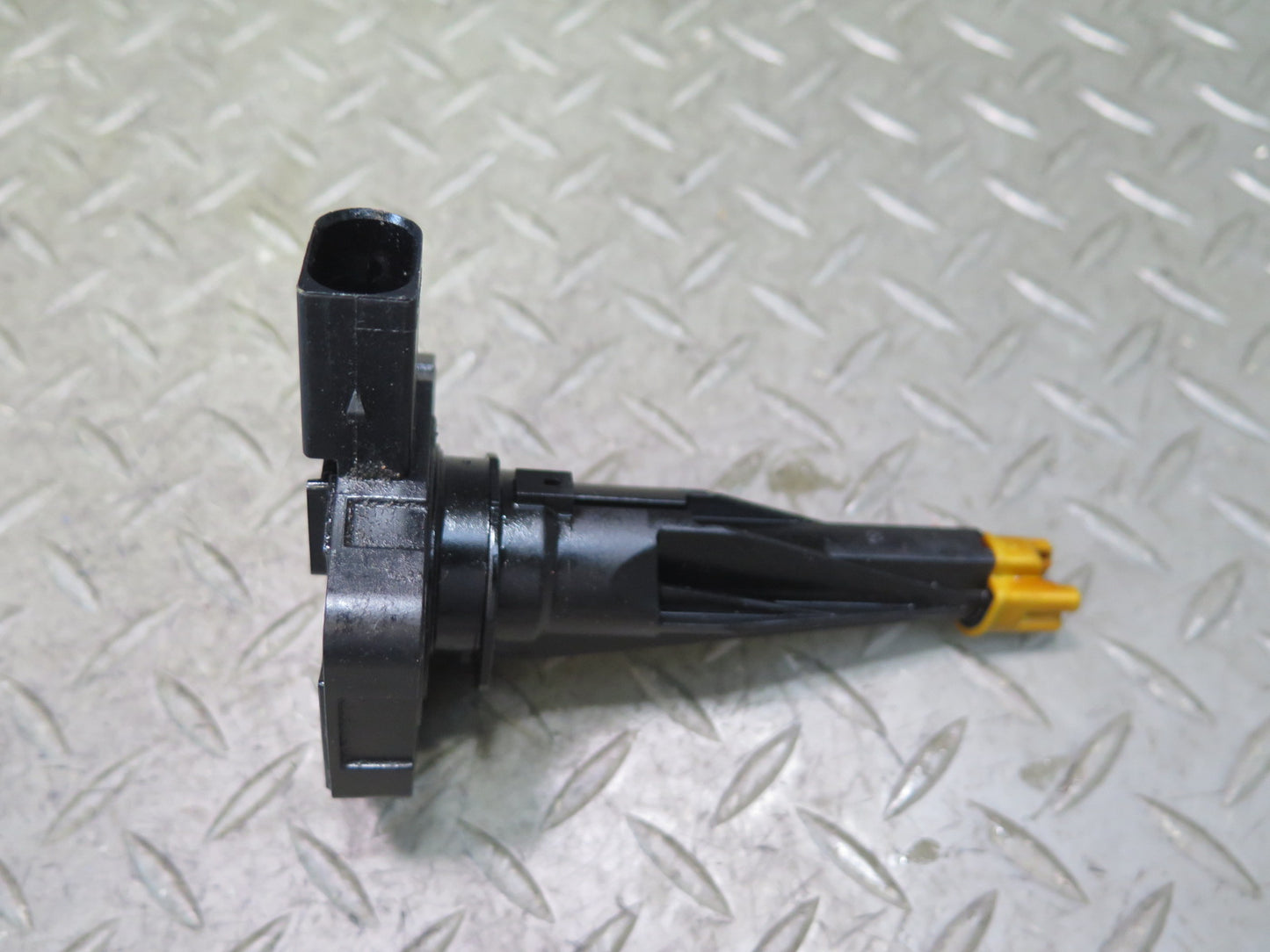 2017-2023 Alfa Romeo Stelvio 2.0L Engine Oil Pan Oil Level Sensor