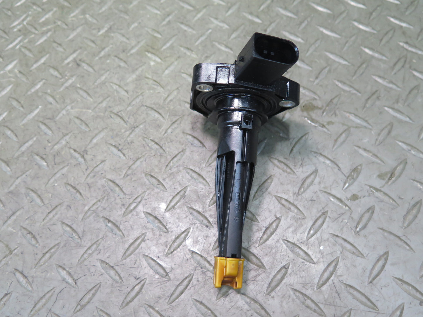 2017-2023 Alfa Romeo Stelvio 2.0L Engine Oil Pan Oil Level Sensor