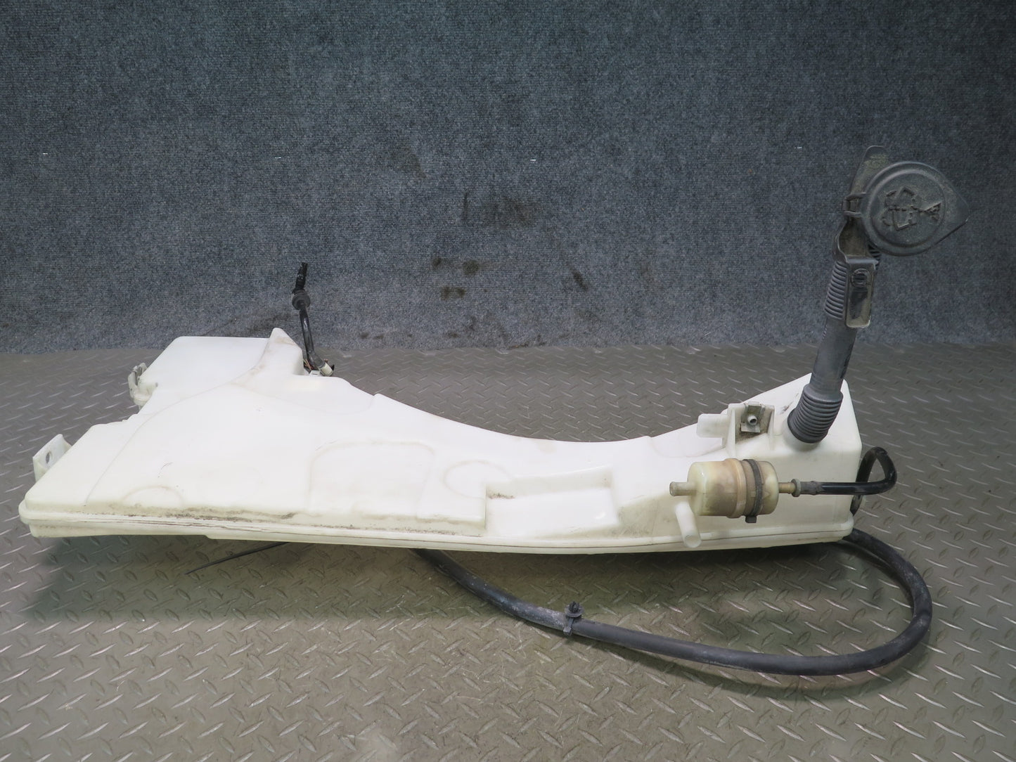 2008-2014 BMW E71 E72 X6 X6M Windshield Washer Fluid Reservoir Tank w Pump