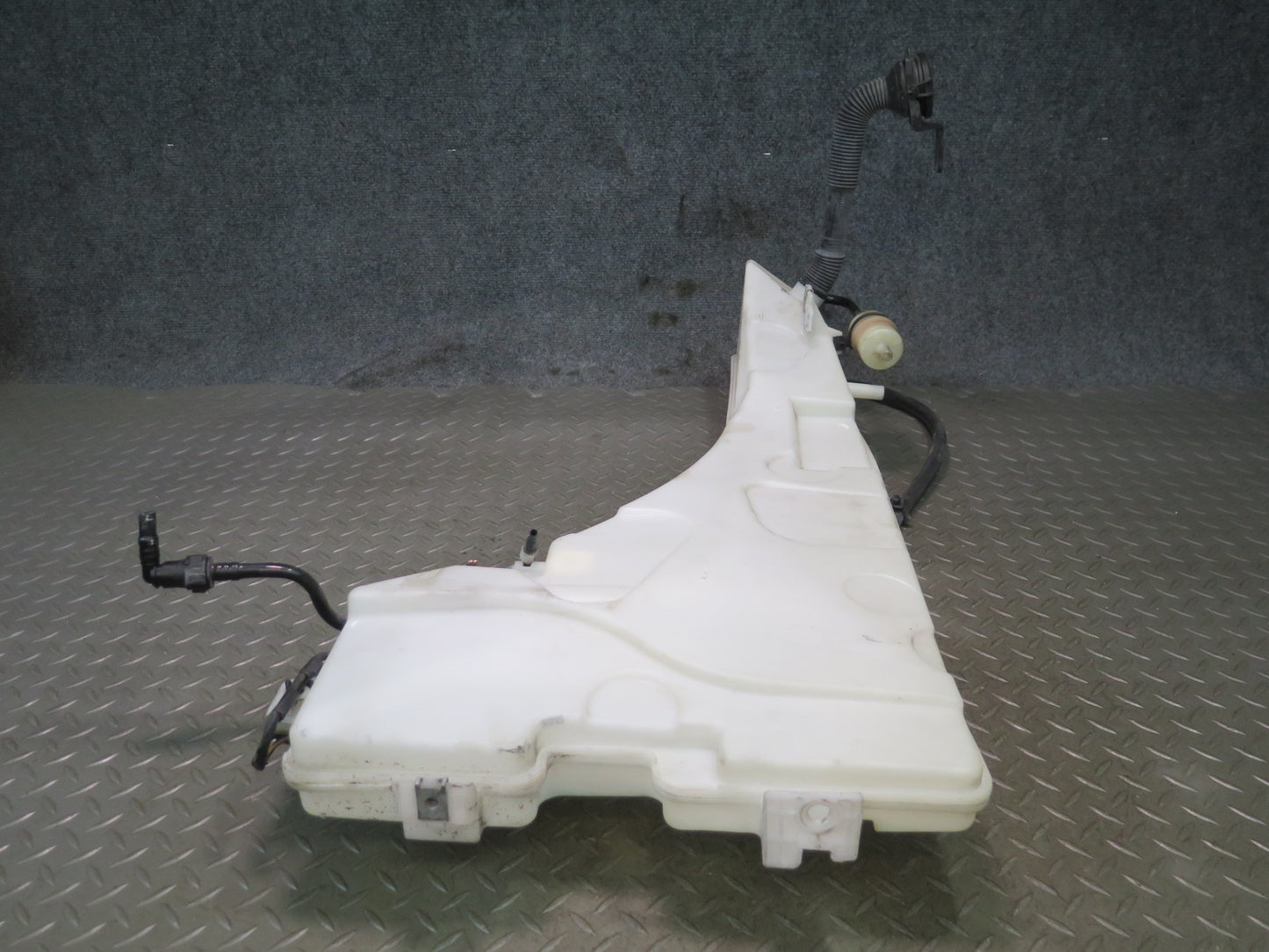 2008-2014 BMW E71 E72 X6 X6M Windshield Washer Fluid Reservoir Tank w Pump