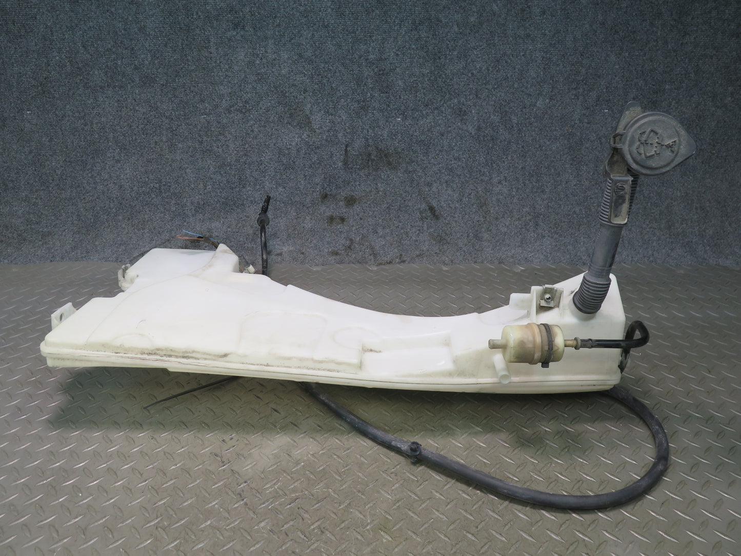2008-2014 BMW E71 E72 X6 X6M Windshield Washer Fluid Reservoir Tank w Pump