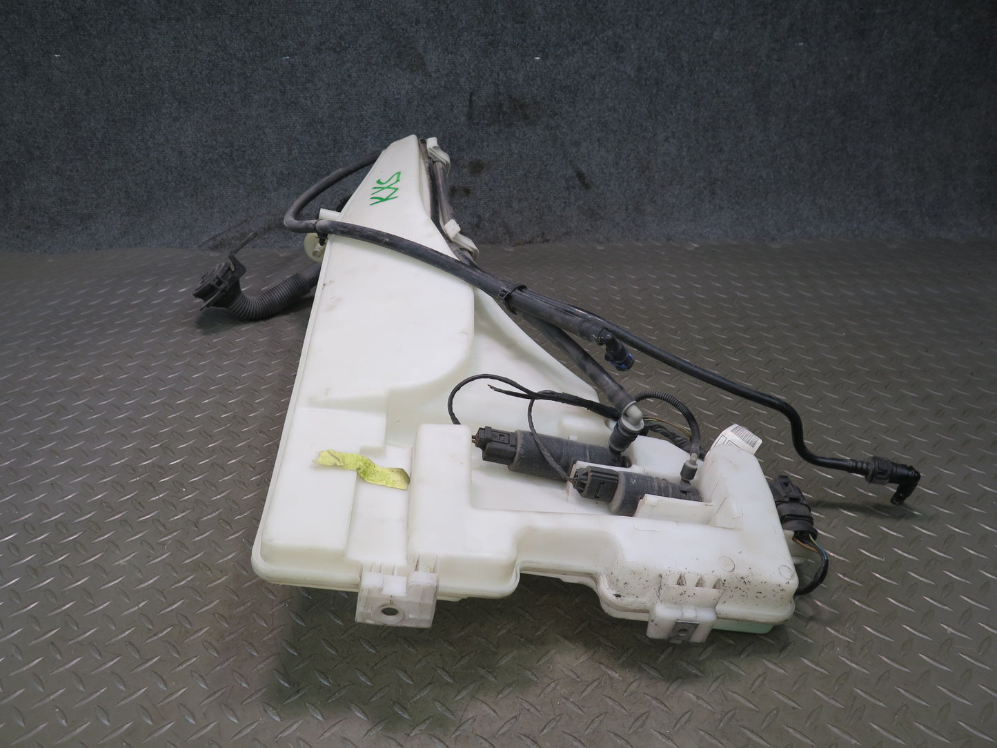 2008-2014 BMW E71 E72 X6 X6M Windshield Washer Fluid Reservoir Tank w Pump