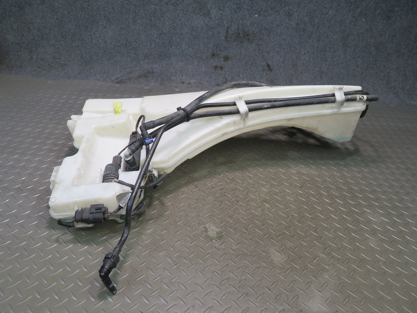 2008-2014 BMW E71 E72 X6 X6M Windshield Washer Fluid Reservoir Tank w Pump
