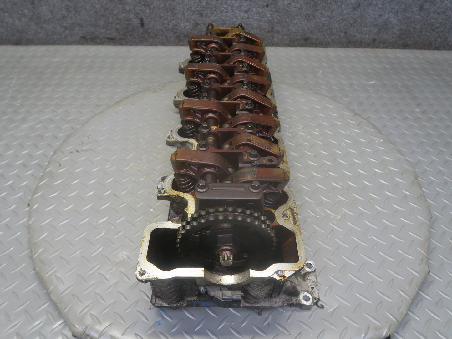 02-05 Mercedes W463 G500 M113 Engine Right Cylinder Head w Camshaft 1130161701