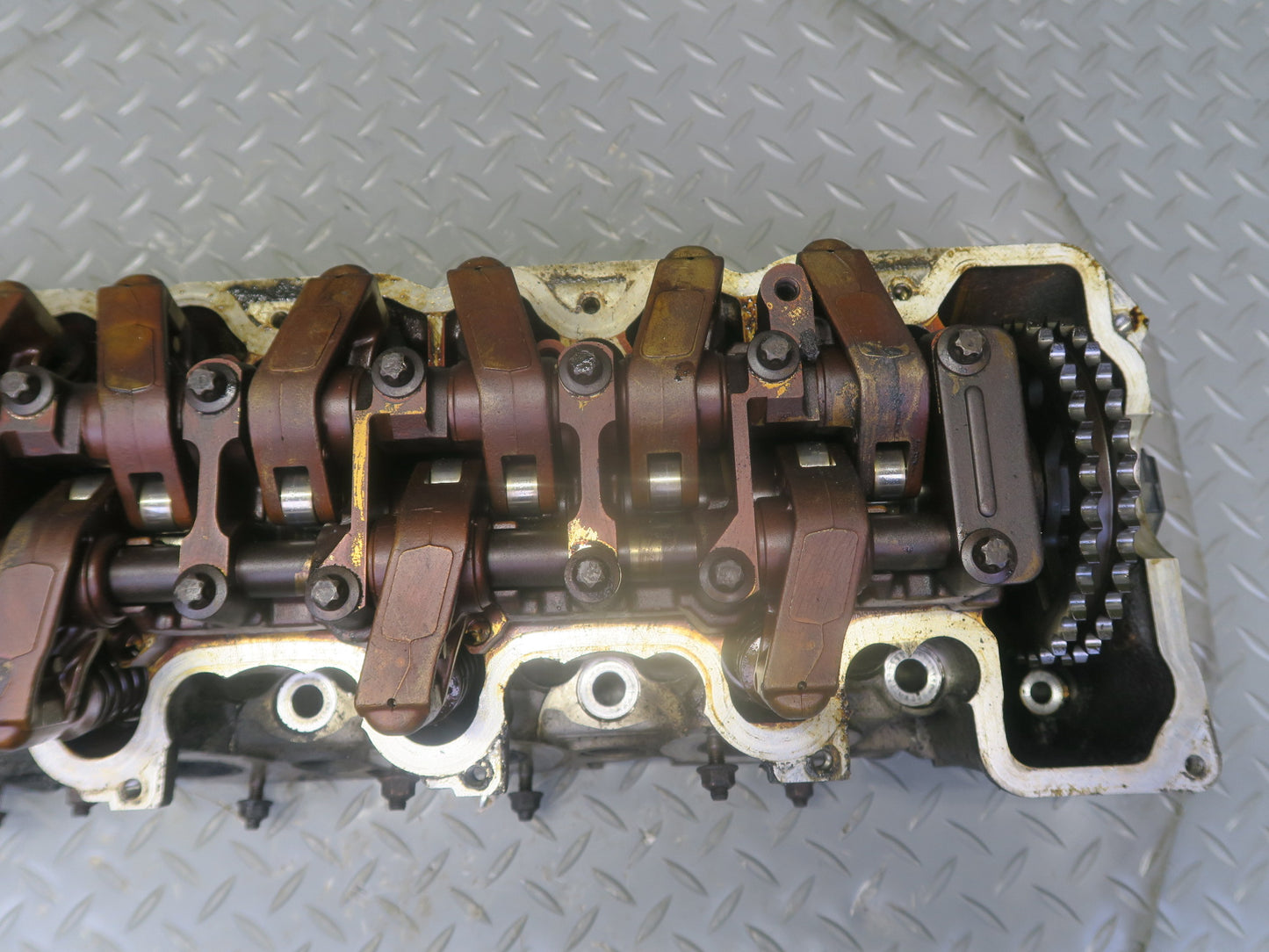 02-05 Mercedes W463 G500 M113 Engine Right Cylinder Head w Camshaft 1130161701