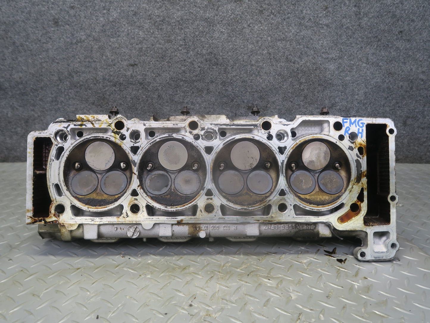 02-05 Mercedes W463 G500 M113 Engine Right Cylinder Head w Camshaft 1130161701