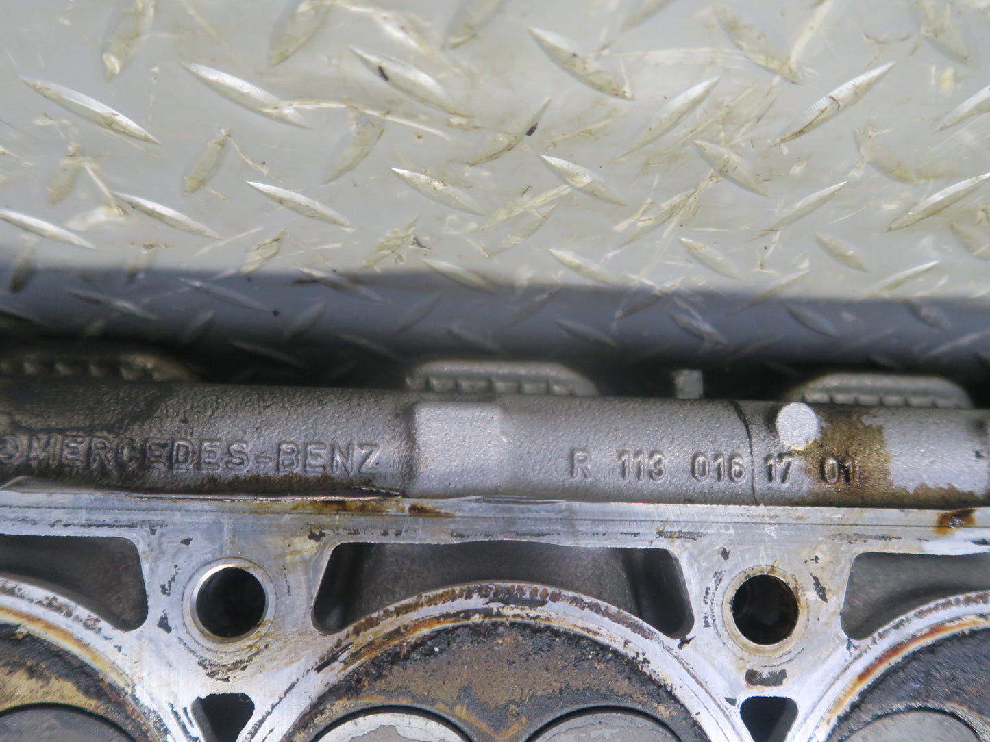02-05 Mercedes W463 G500 M113 Engine Right Cylinder Head w Camshaft 1130161701