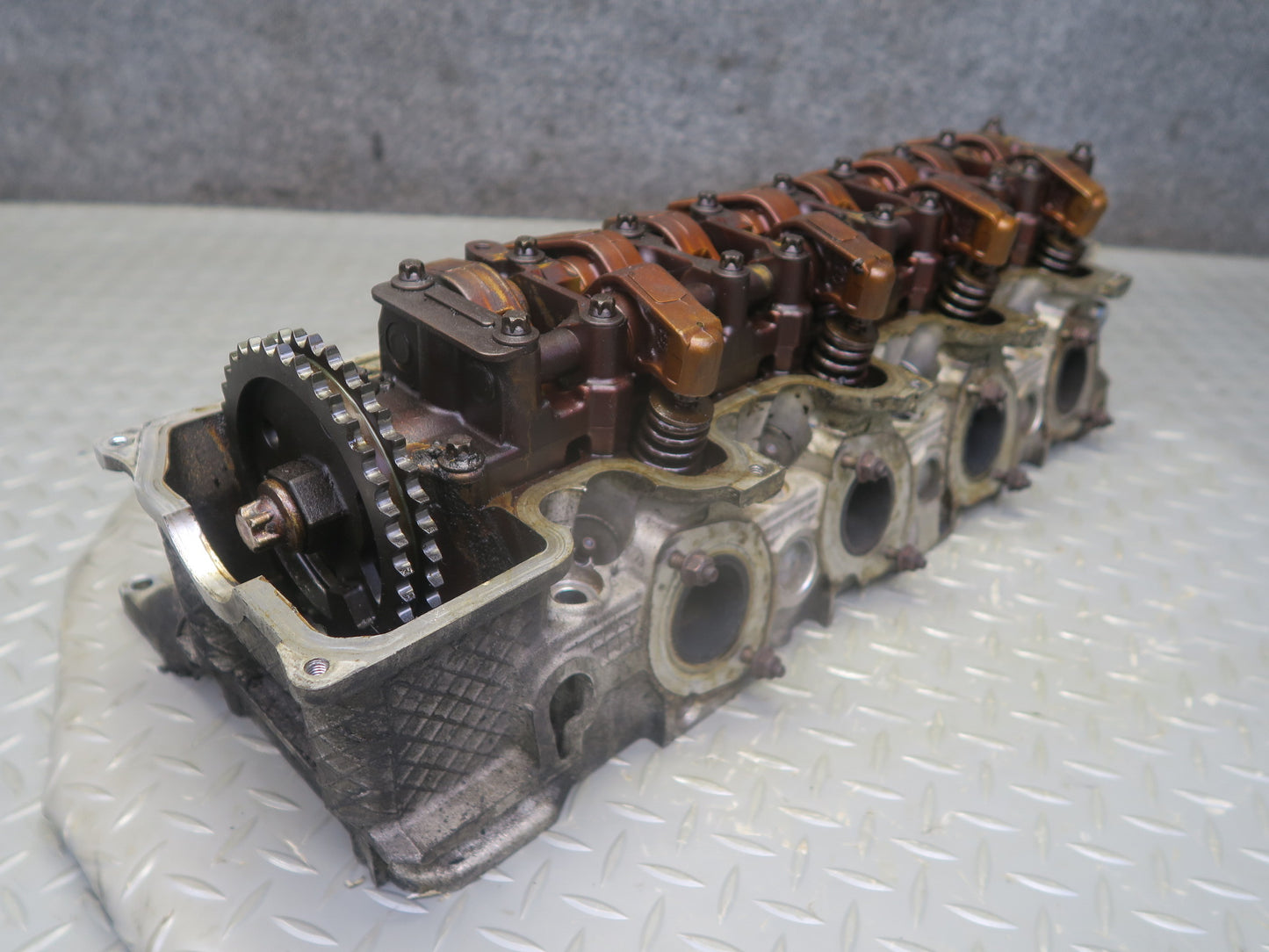 02-05 Mercedes W463 G500 M113 Engine Left Cylinder Head w Camshaft 1130161601