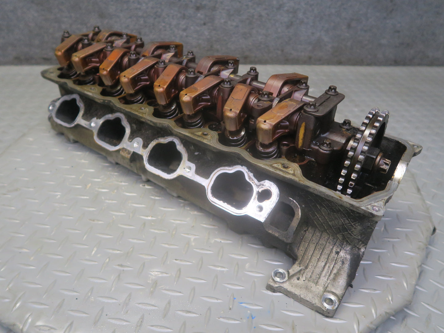 02-05 Mercedes W463 G500 M113 Engine Left Cylinder Head w Camshaft 1130161601