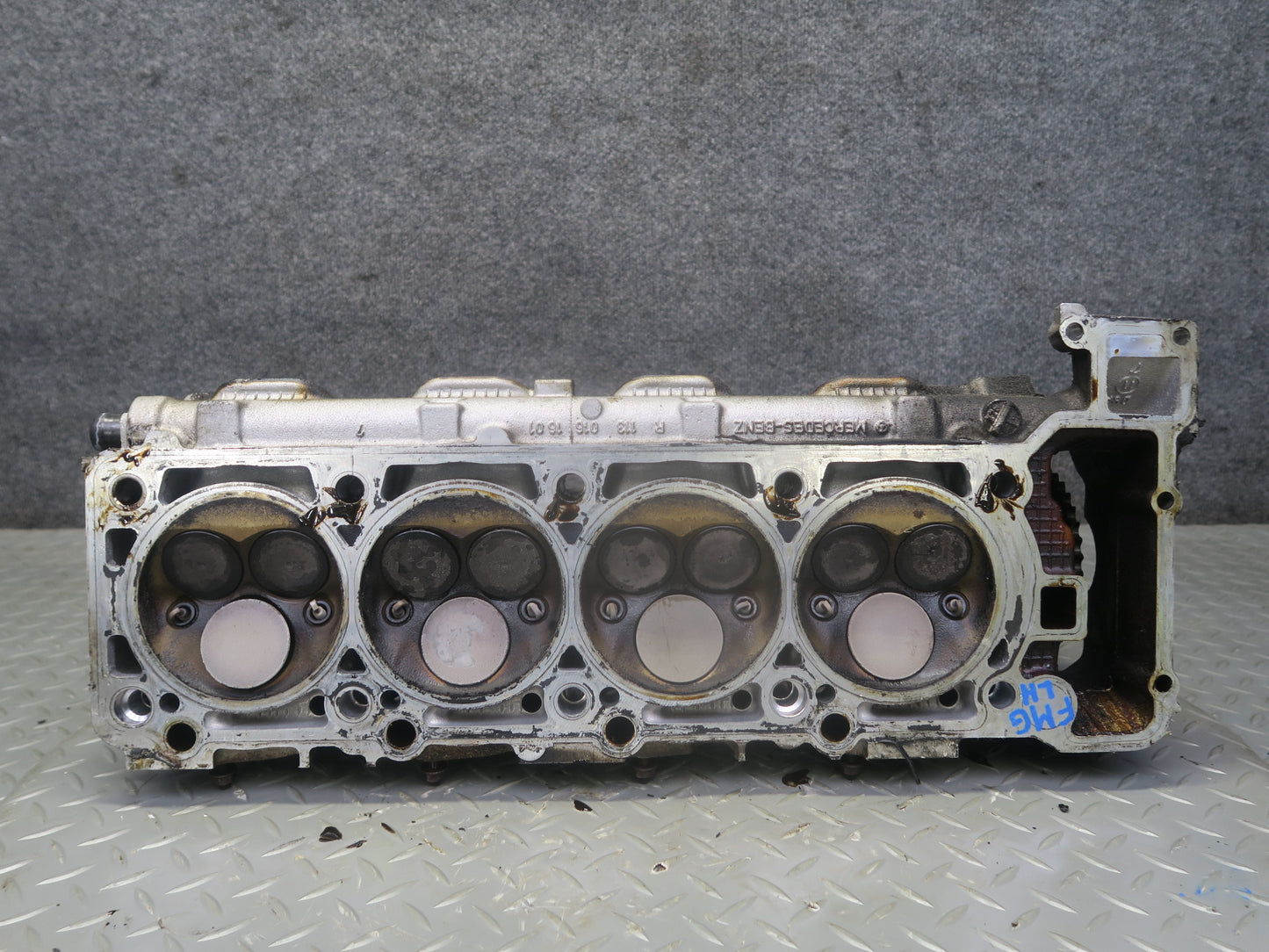 02-05 Mercedes W463 G500 M113 Engine Left Cylinder Head w Camshaft 1130161601