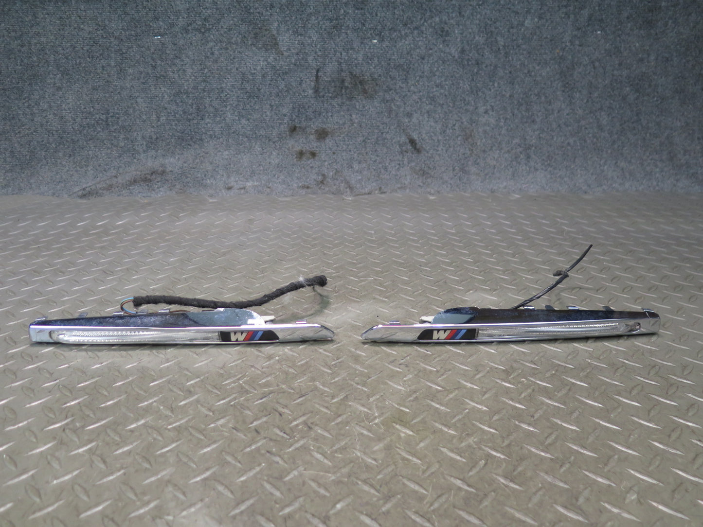 2010-2014 BMW E71 X6M Front Left & Right Fender Turn Signal Light Set of 2