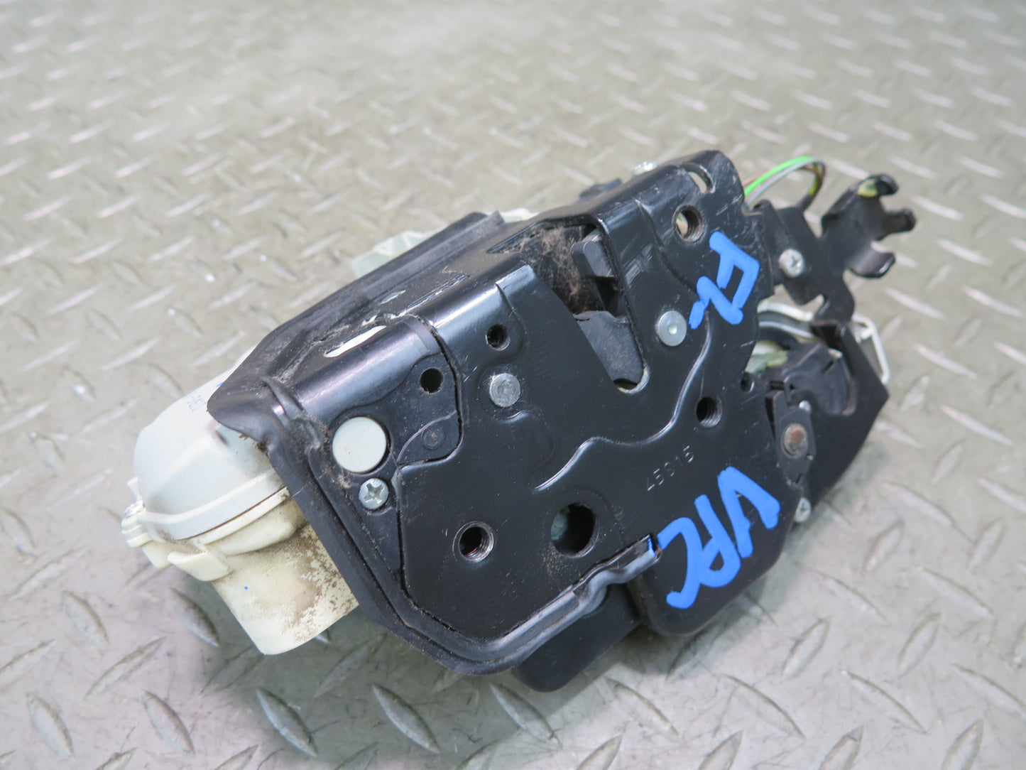 2011-2018 Porsche Cayenne 958 Front Left Driver Side Door Latch Lock Actuator