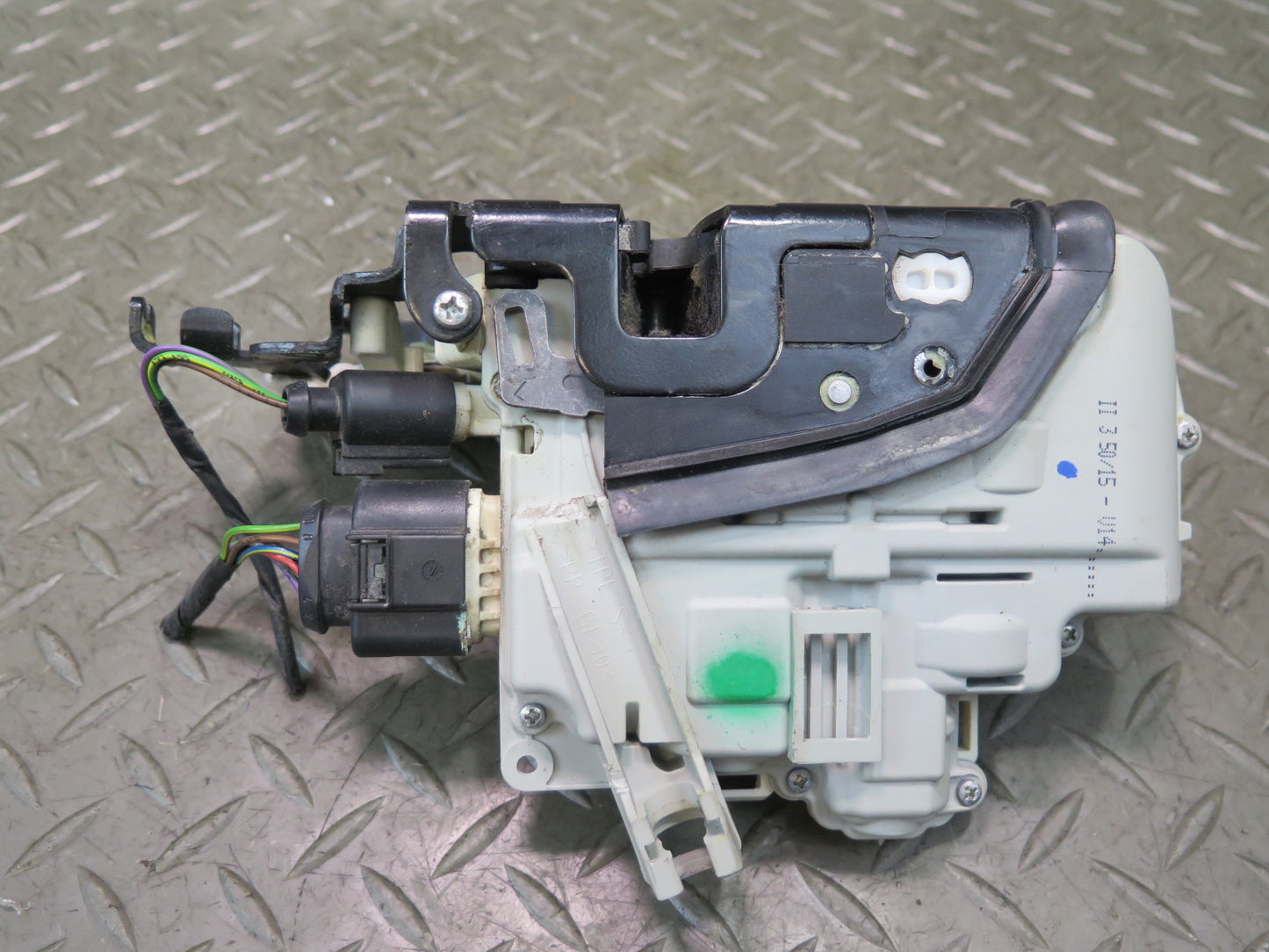 2011-2018 Porsche Cayenne 958 Front Left Driver Side Door Latch Lock Actuator