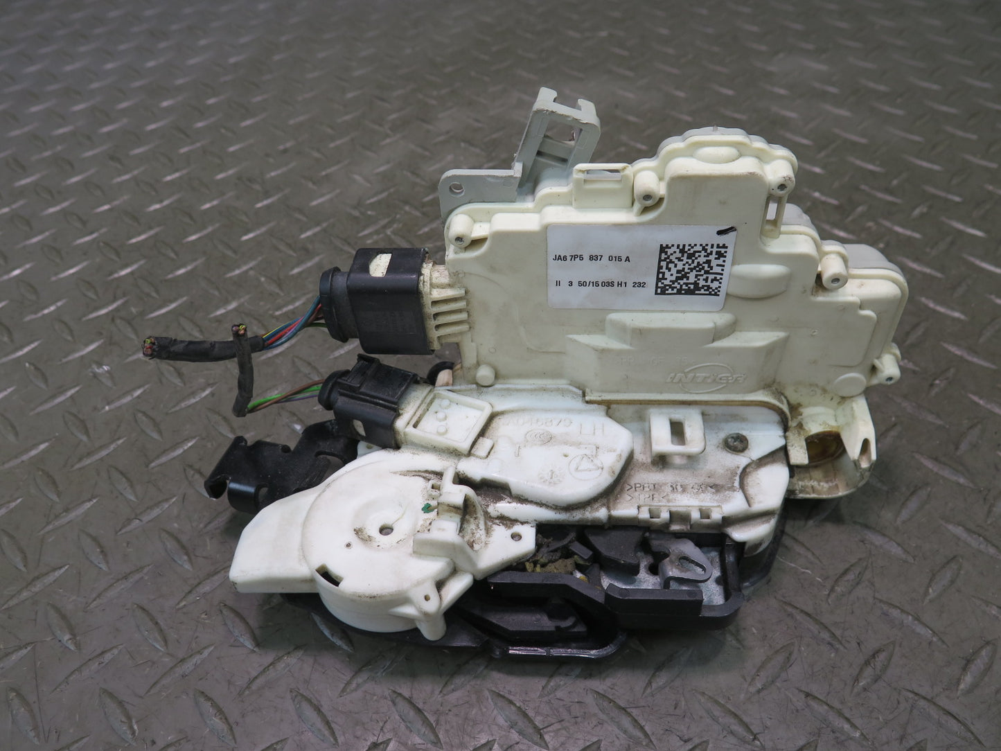 2011-2018 Porsche Cayenne 958 Front Left Driver Side Door Latch Lock Actuator