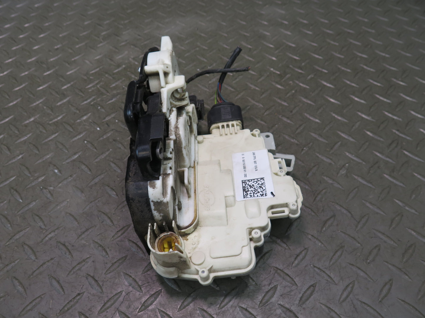 2011-2018 Porsche Cayenne 958 Front Left Driver Side Door Latch Lock Actuator
