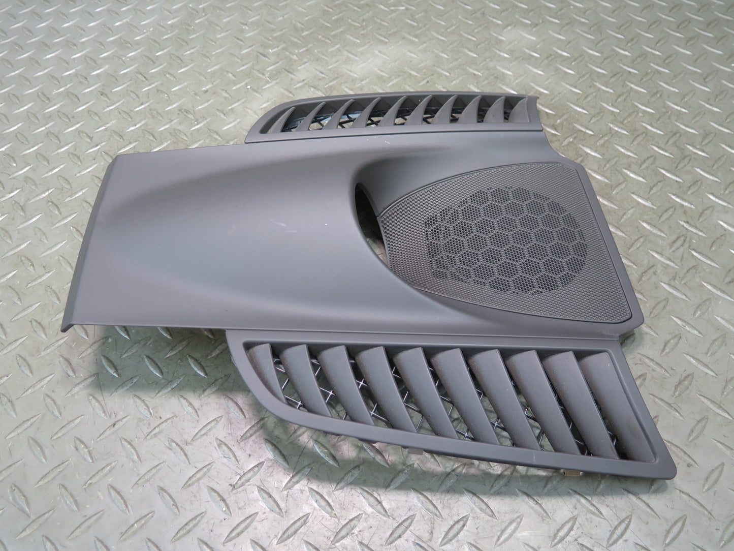 2011-2018 Porsche Cayenne 958 Front Dashboard Center Speaker Grille Trim Cover