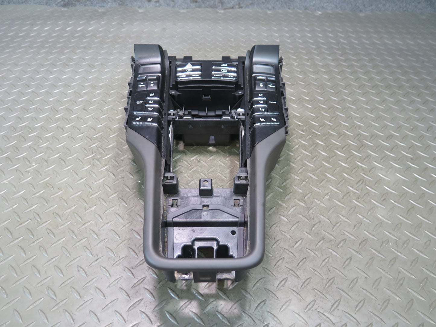 2016 Porsche Cayenne 958.2 E-hybrid Center Console Climate Control Switch Panel