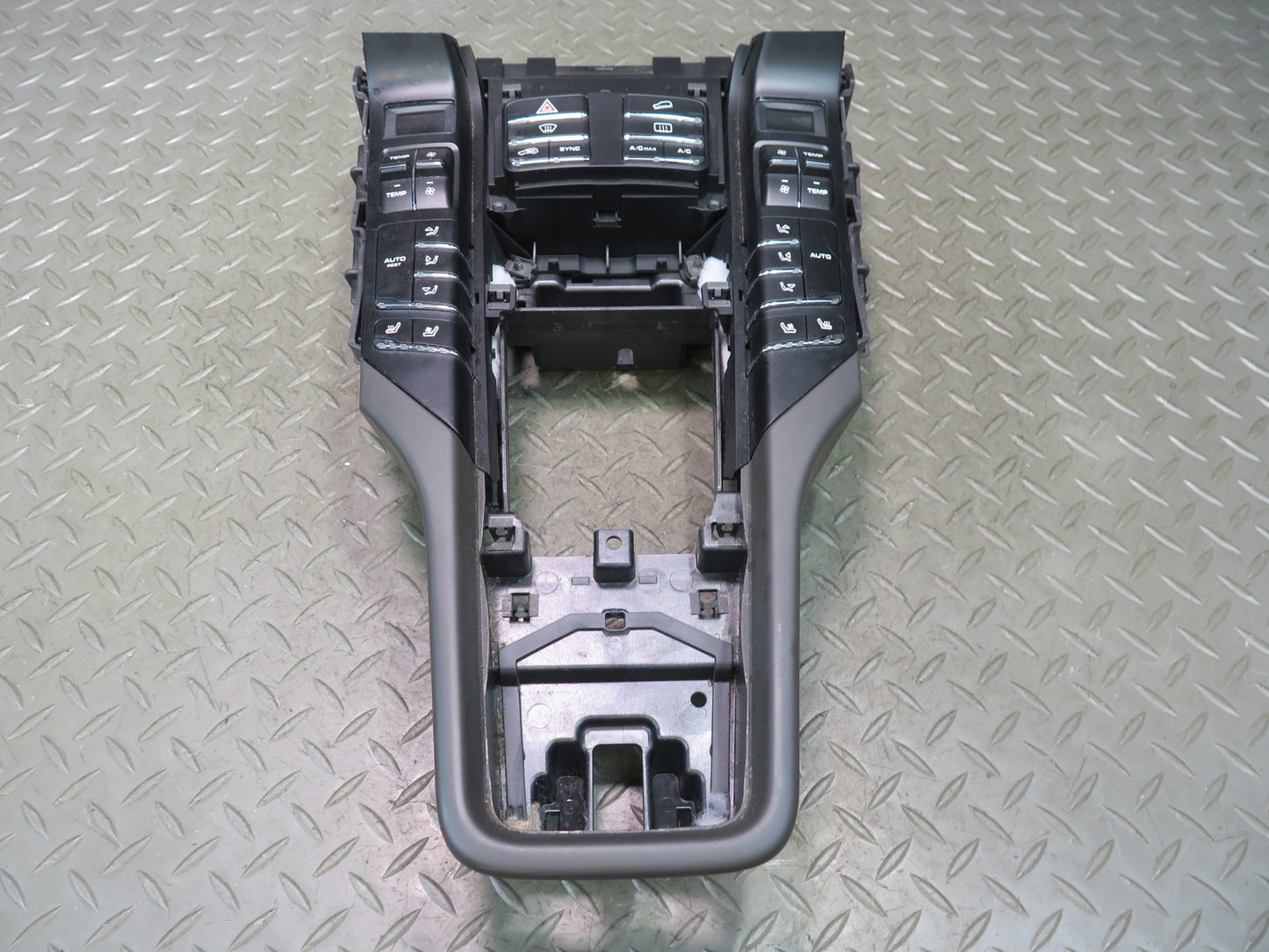 2016 Porsche Cayenne 958.2 E-hybrid Center Console Climate Control Switch Panel