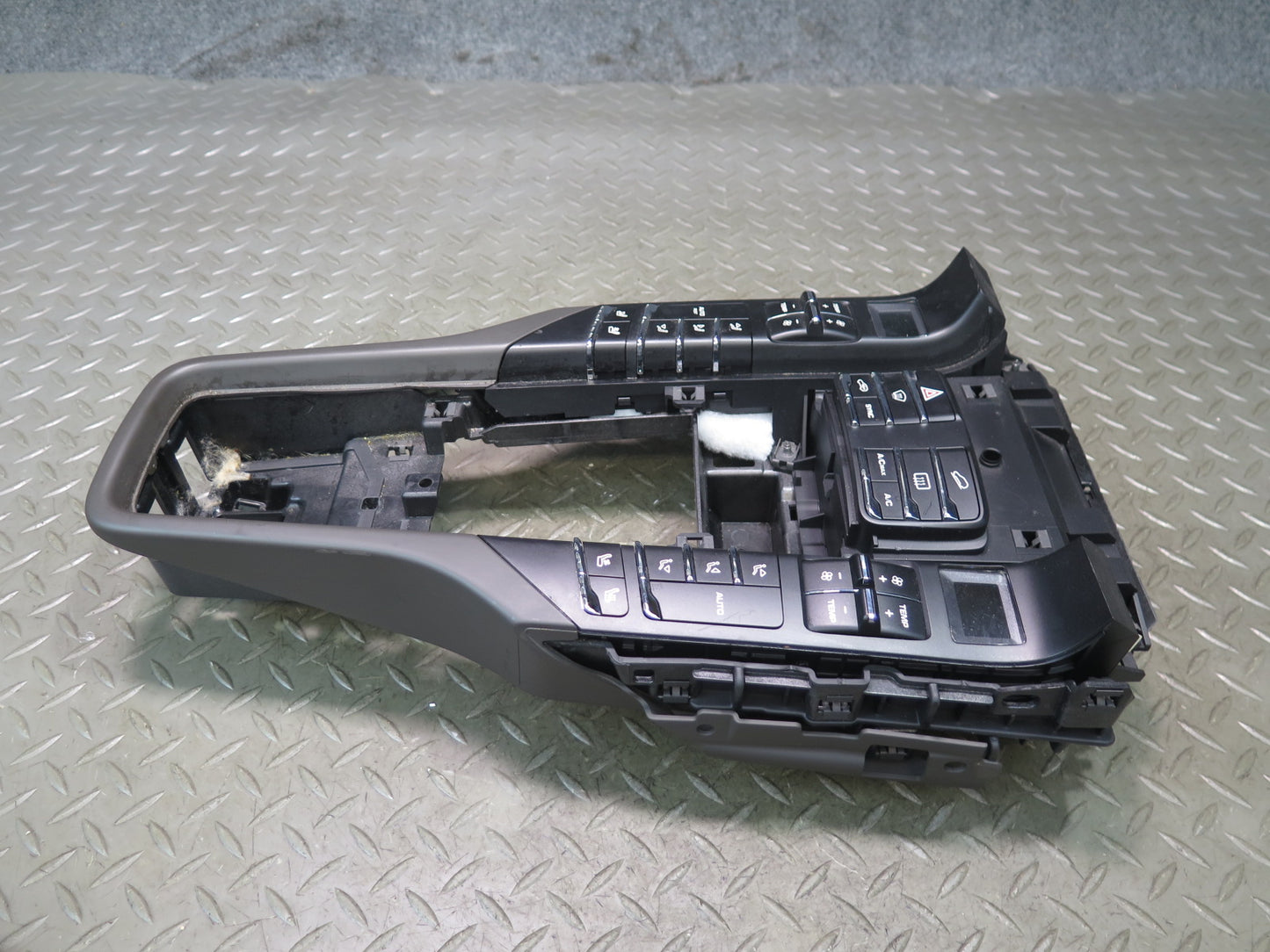 2016 Porsche Cayenne 958.2 E-hybrid Center Console Climate Control Switch Panel