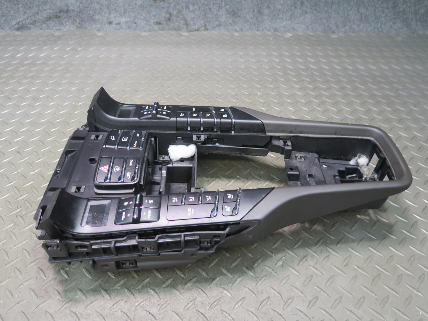 2016 Porsche Cayenne 958.2 E-hybrid Center Console Climate Control Switch Panel