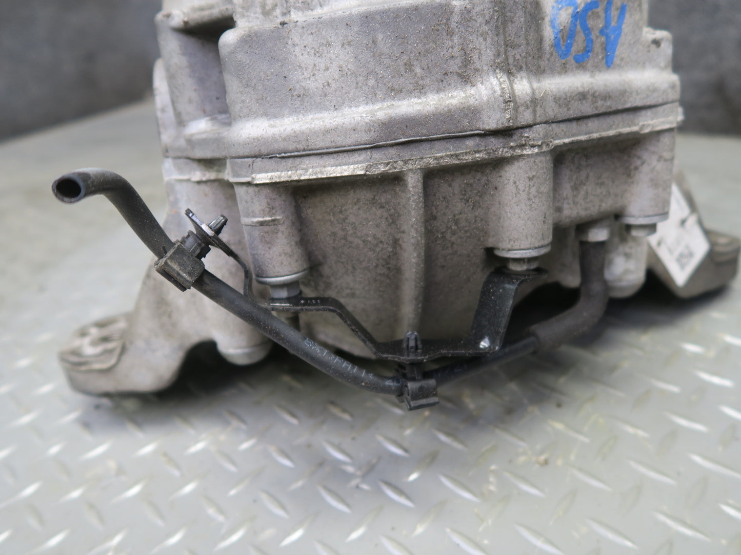 17-23 Alfa Romeo Stelvio Q4 2.0L AWD Rear Differential Axle Carrier 3.73 Ratio