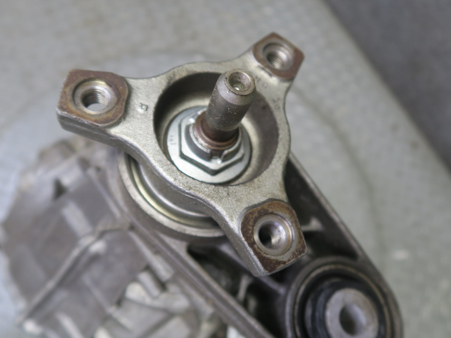 17-23 Alfa Romeo Stelvio Q4 2.0L AWD Rear Differential Axle Carrier 3.73 Ratio
