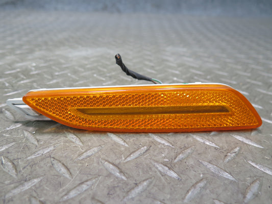 15-18 Porsche Cayenne 958 Front Right Side Marker Light Lamp