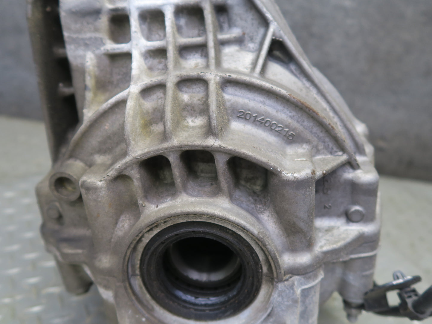 17-23 Alfa Romeo Stelvio Q4 2.0L AWD Rear Differential Axle Carrier 3.73 Ratio