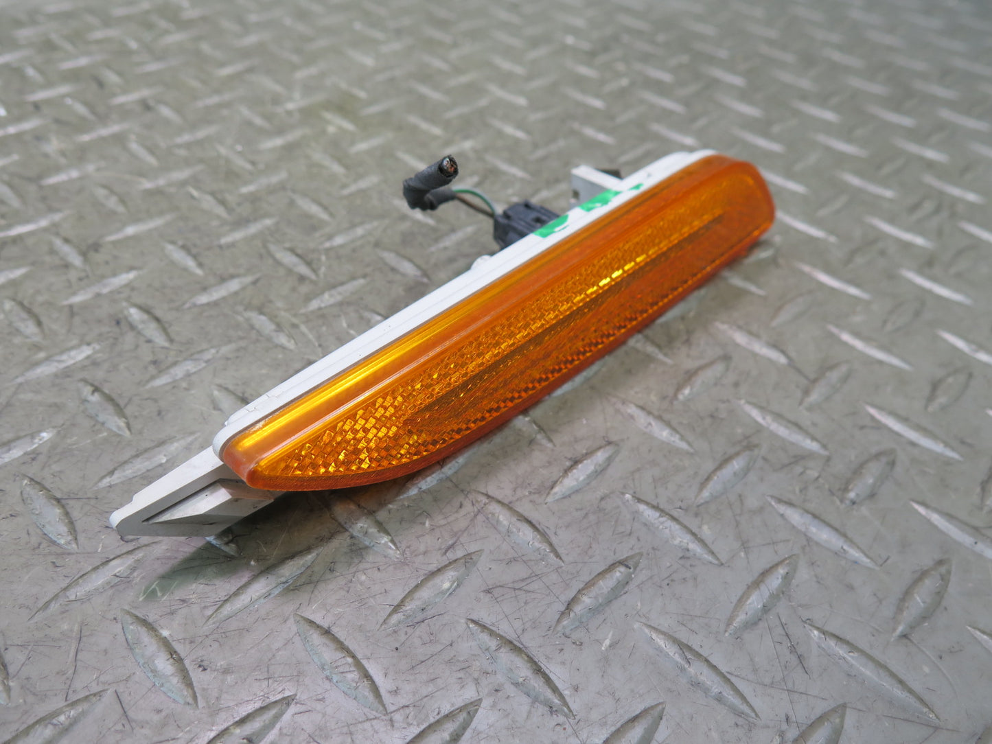 15-18 Porsche Cayenne 958 Front Right Side Marker Light Lamp