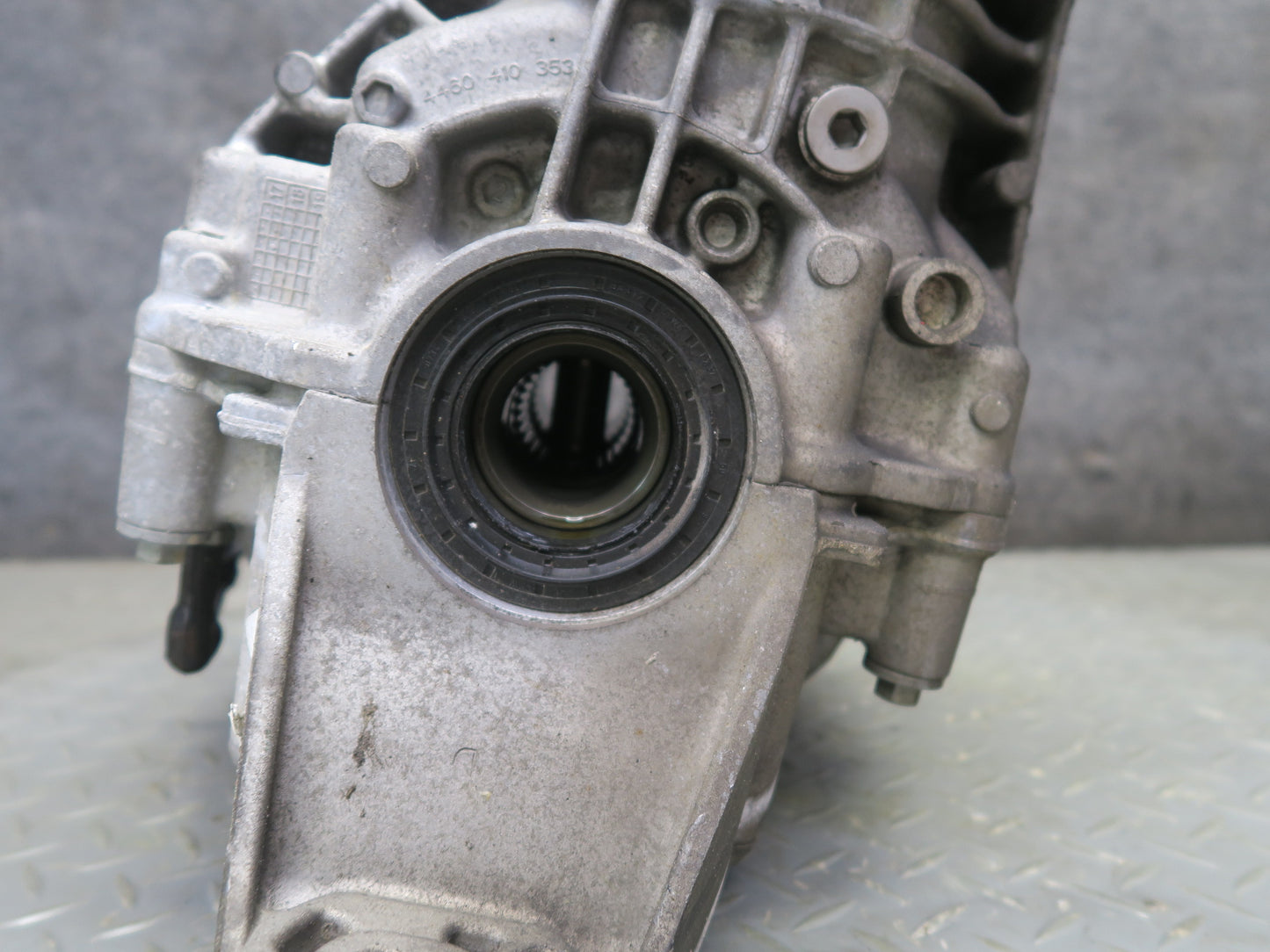 17-23 Alfa Romeo Stelvio Q4 2.0L AWD Rear Differential Axle Carrier 3.73 Ratio
