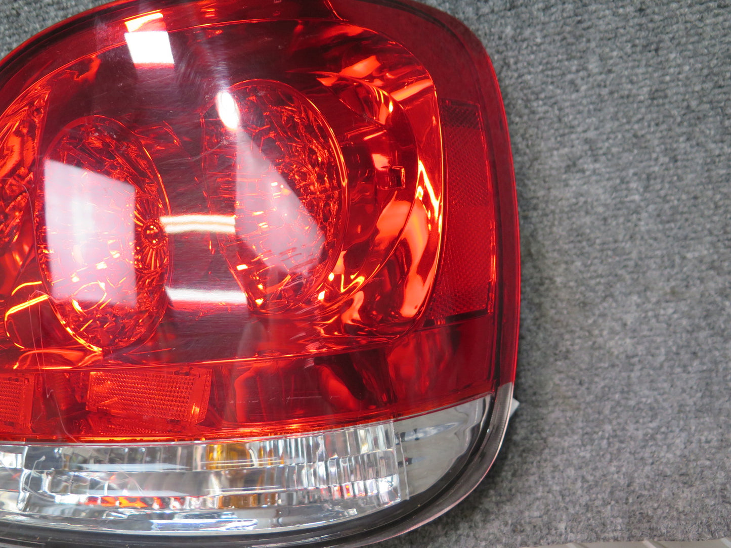 01-05 Lexus GS300 GS430 Rear Right Outer Tail Light Lamp LED Eagle Eyes