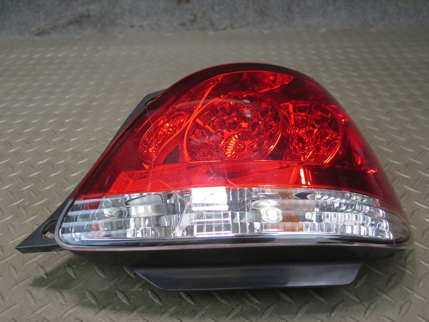 01-05 Lexus GS300 GS430 Rear Right Outer Tail Light Lamp LED Eagle Eyes