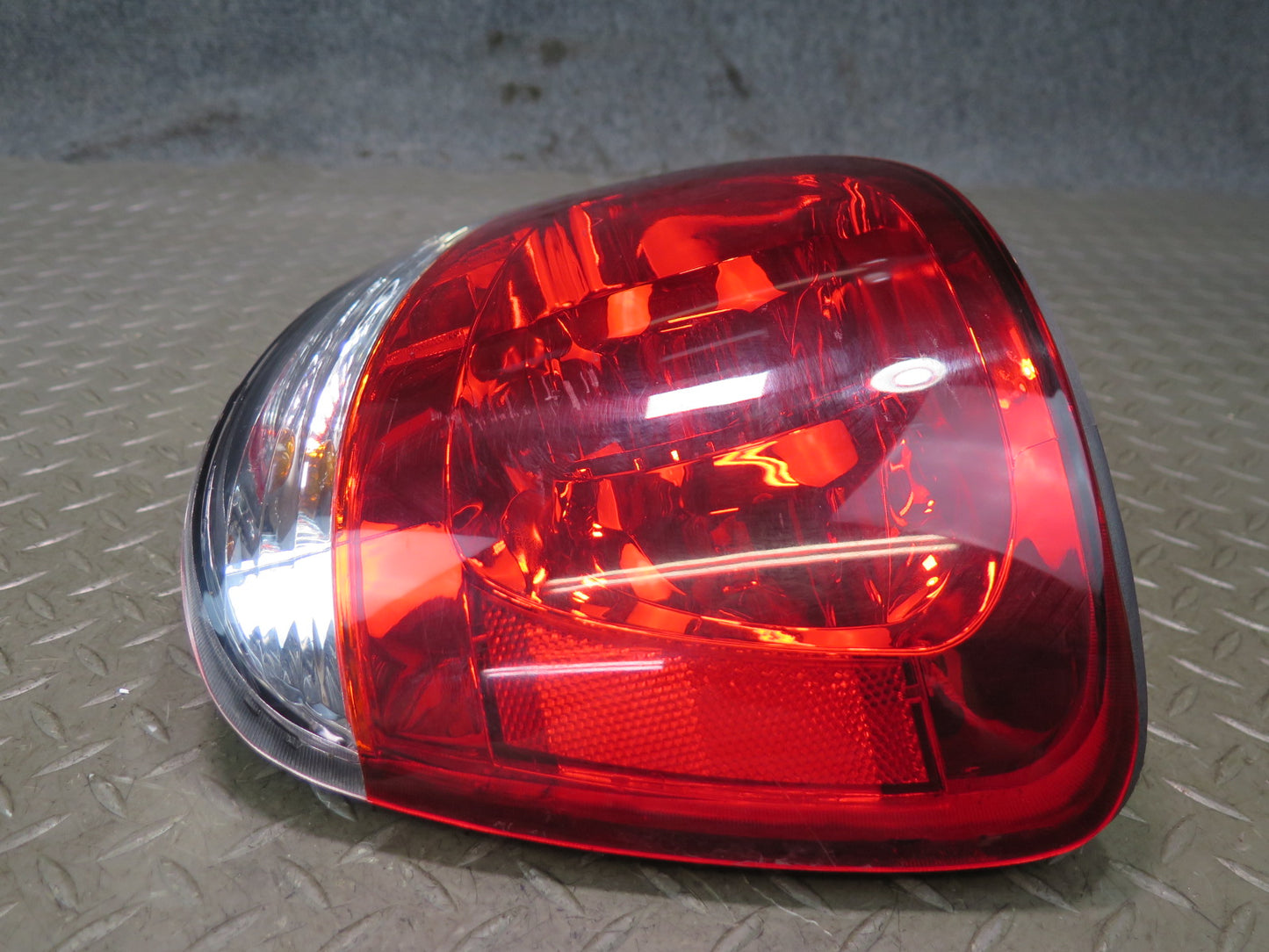 01-05 Lexus GS300 GS430 Rear Right Outer Tail Light Lamp LED Eagle Eyes