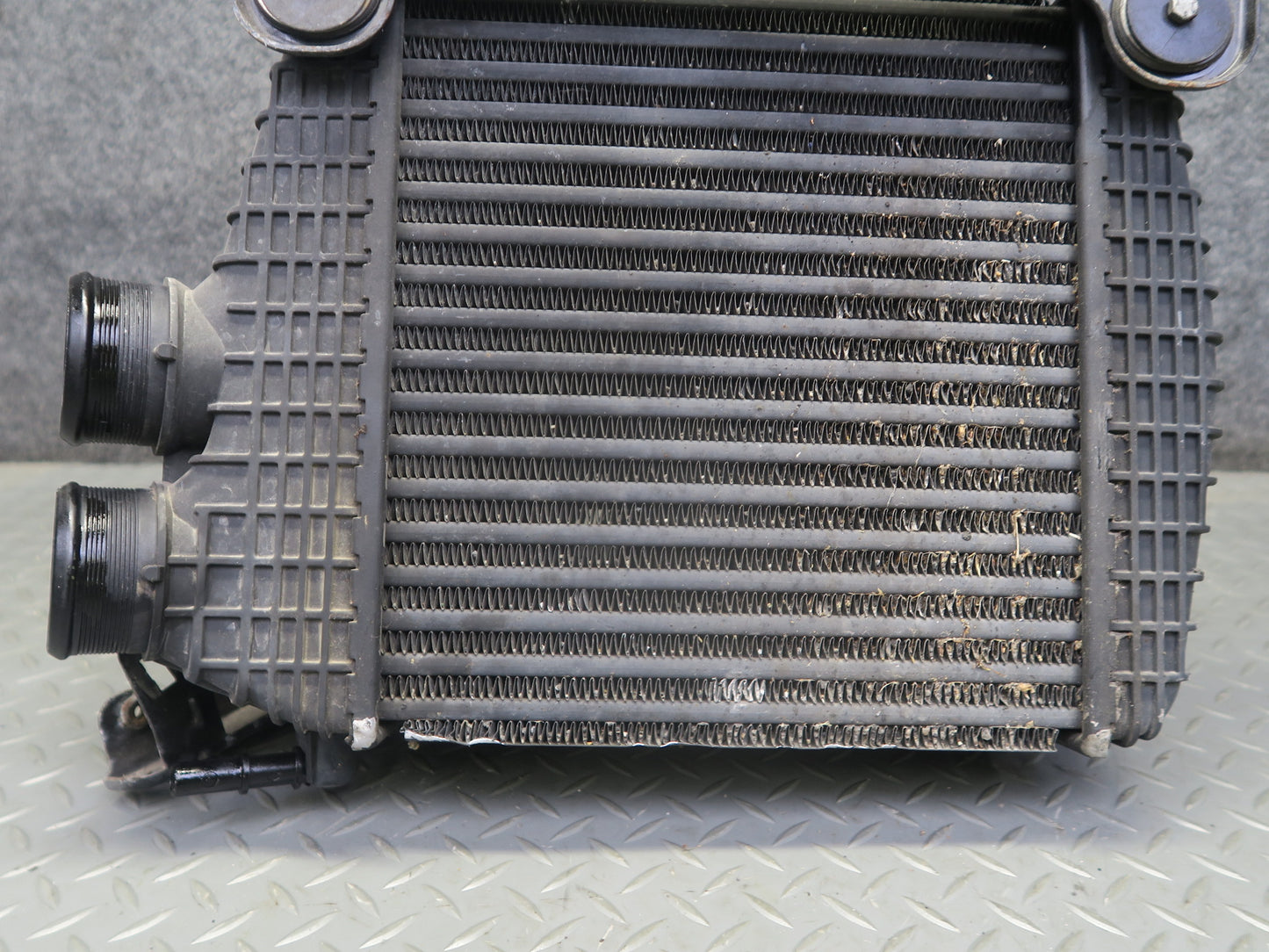 2017-2020 Maserati Levante M161 3.0L Right Intercooler Radiator w Shroud