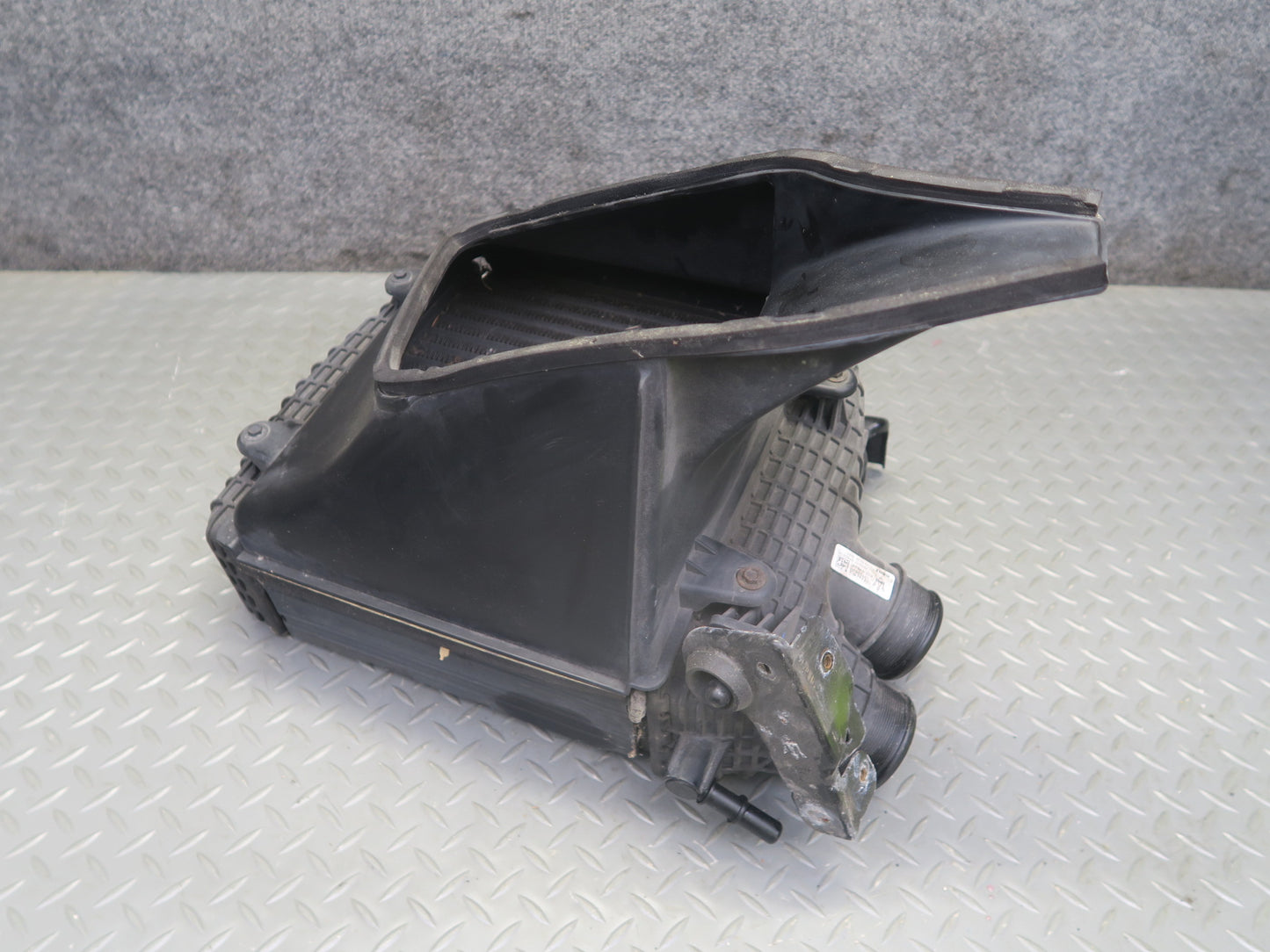 2017-2020 Maserati Levante M161 3.0L Right Intercooler Radiator w Shroud