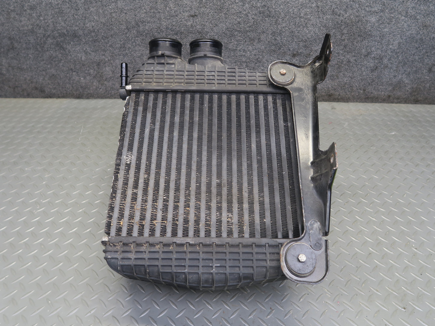 2017-2020 Maserati Levante M161 3.0L Right Intercooler Radiator w Shroud