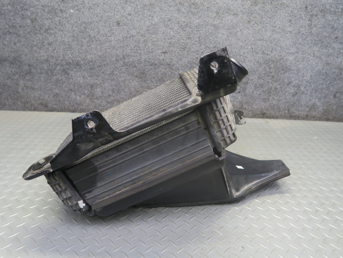2017-2020 Maserati Levante M161 3.0L Right Intercooler Radiator w Shroud