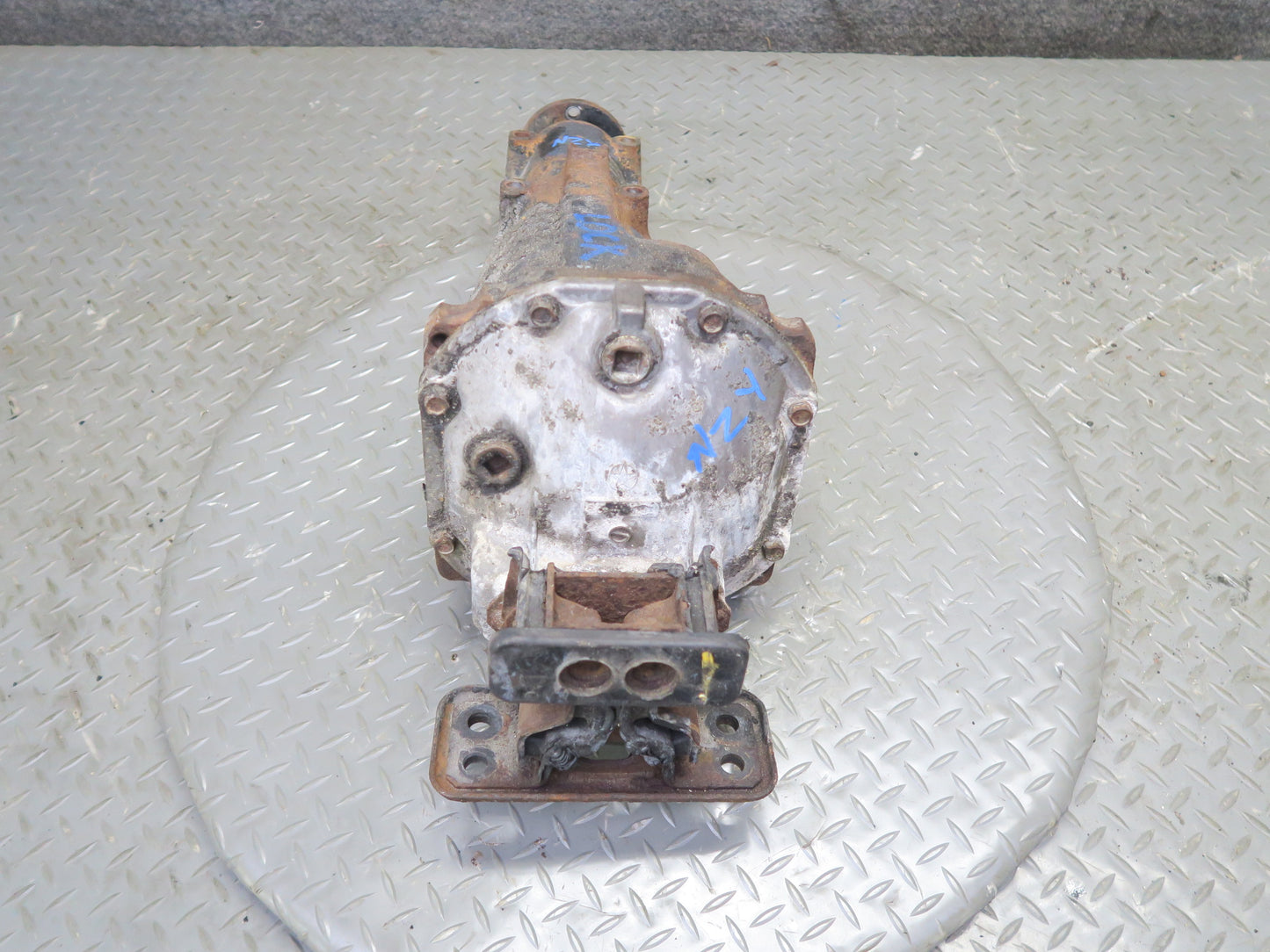 84-87 Nissan Z31 300ZX NA Rear Axle Differential Carrier 3.7 Ratio OEM