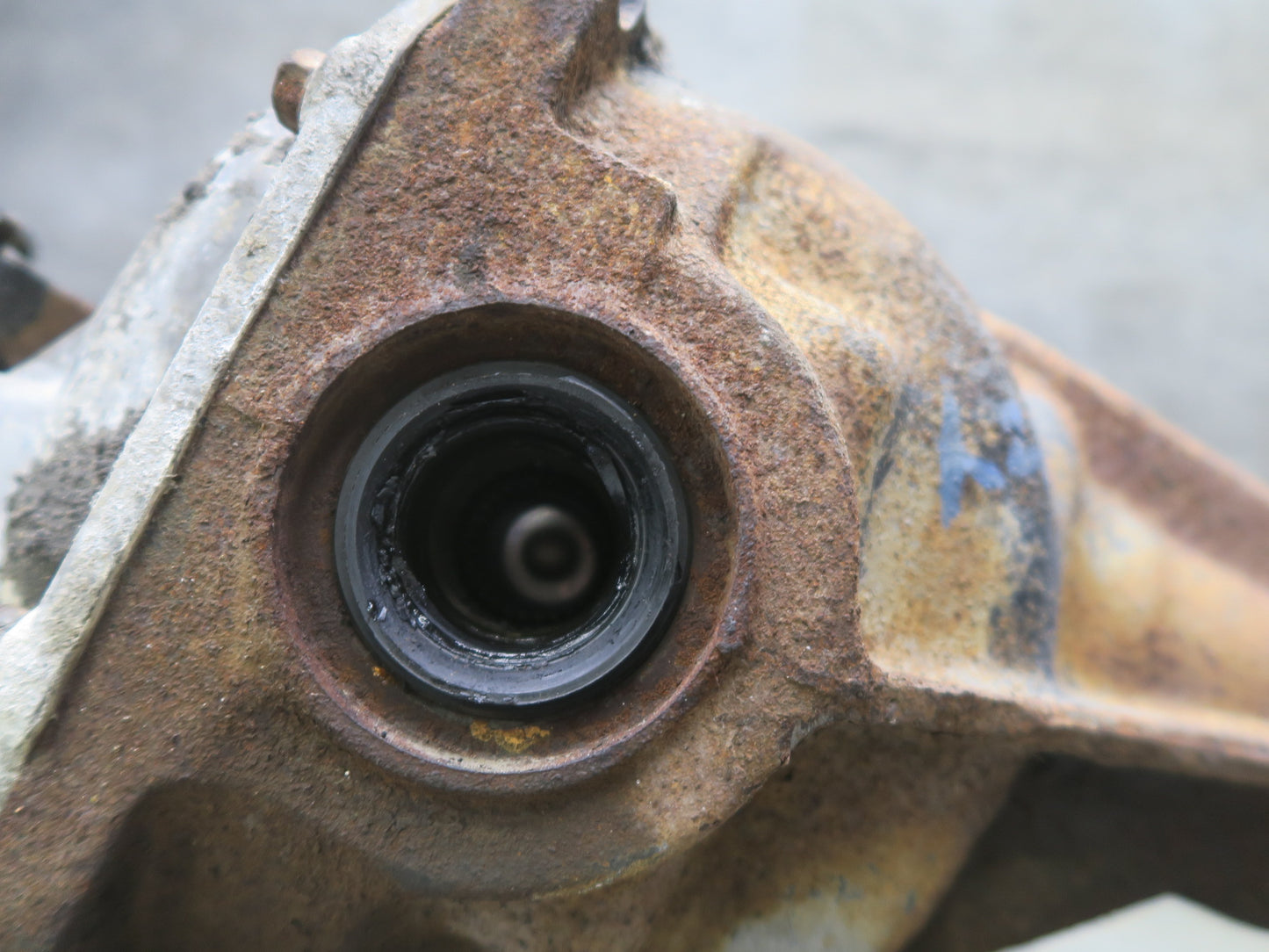 84-87 Nissan Z31 300ZX NA Rear Axle Differential Carrier 3.7 Ratio OEM