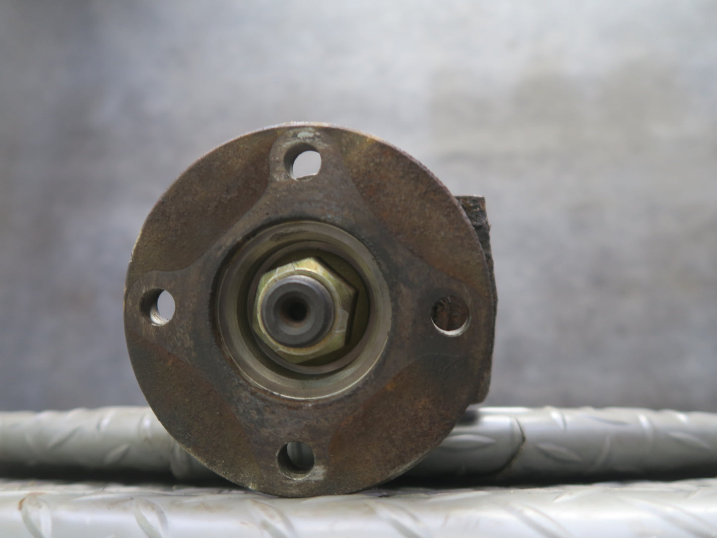84-87 Nissan Z31 300ZX NA Rear Axle Differential Carrier 3.7 Ratio OEM