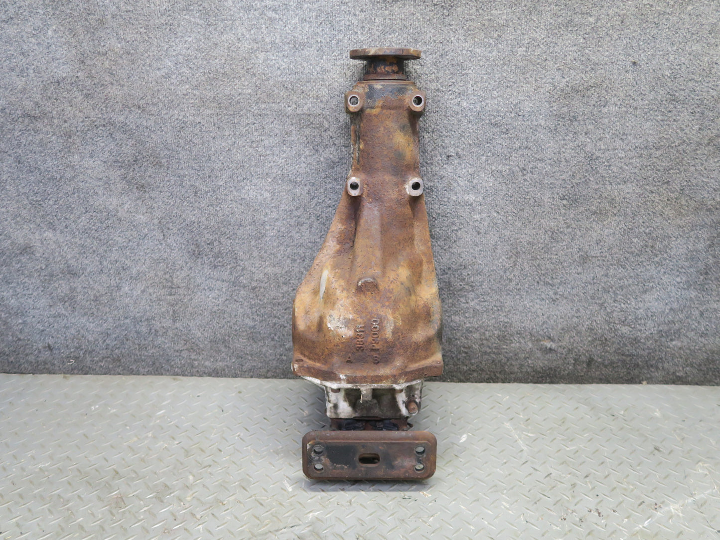 84-87 Nissan Z31 300ZX NA Rear Axle Differential Carrier 3.7 Ratio OEM