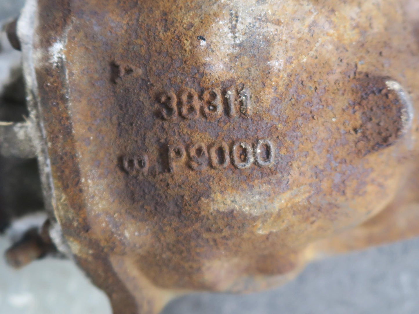 84-87 Nissan Z31 300ZX NA Rear Axle Differential Carrier 3.7 Ratio OEM