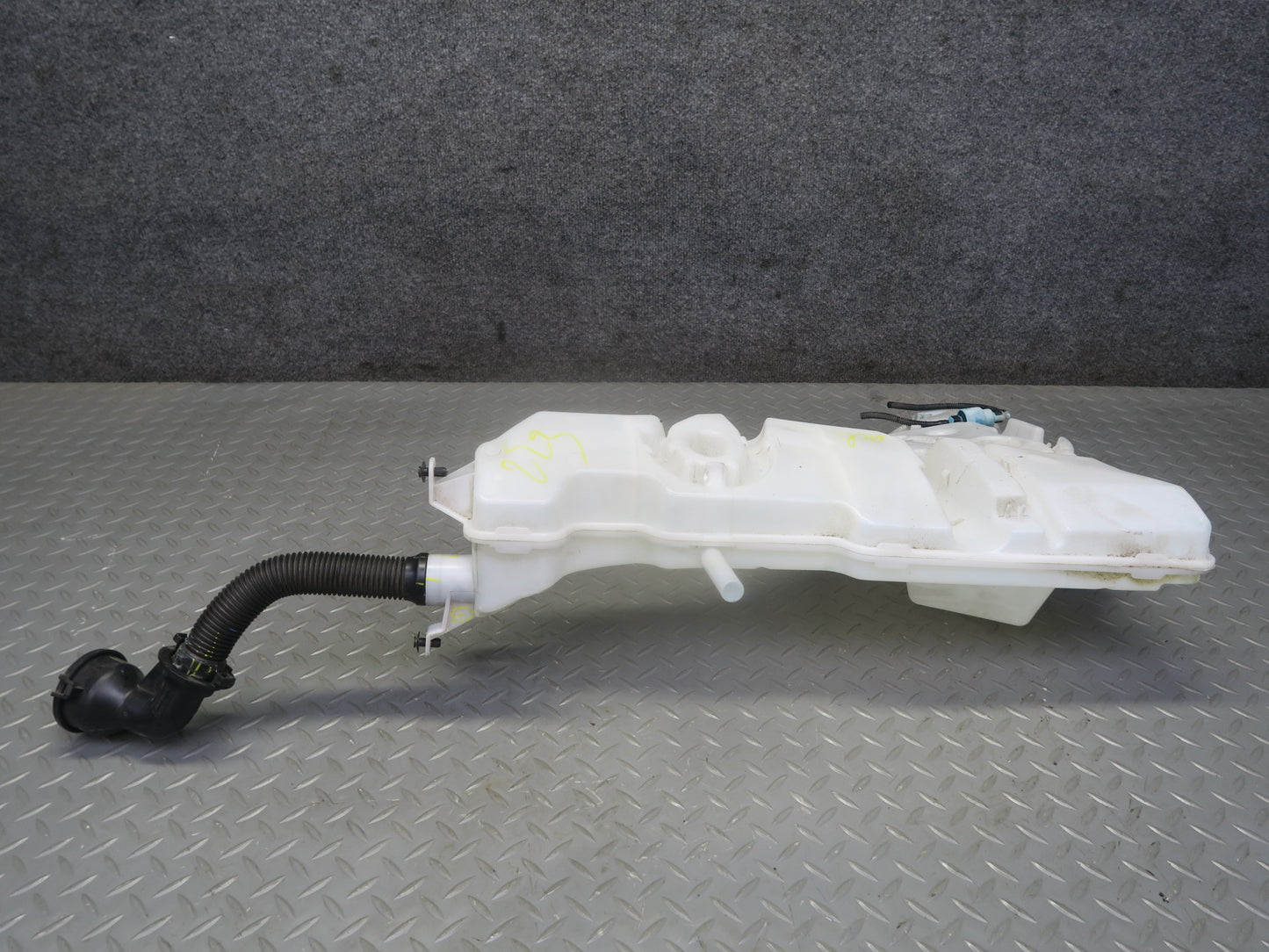 2014-2018 BMW F15 X5 Windshield Washer Fluid Reservoir Tank w Pump 7292423